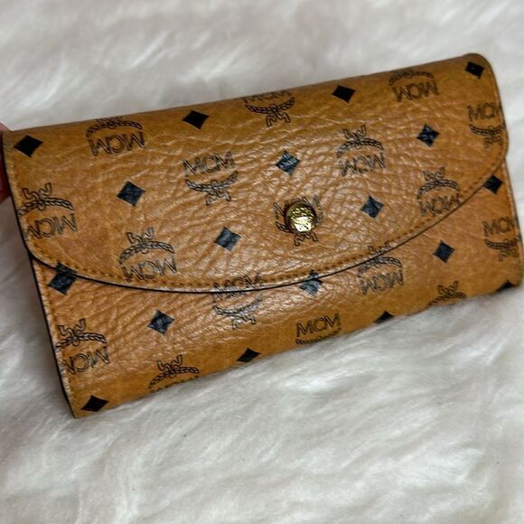 💯Authentic MCM Tifold Vesitos Long Wallet🍀 - Picture 12 of 16